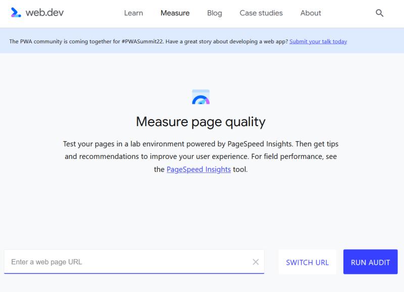 Screenshot der Startseite des Werkzeugs web.dev f&uuml;r die Eingabe der zu pr&uuml;fenden Webseite.