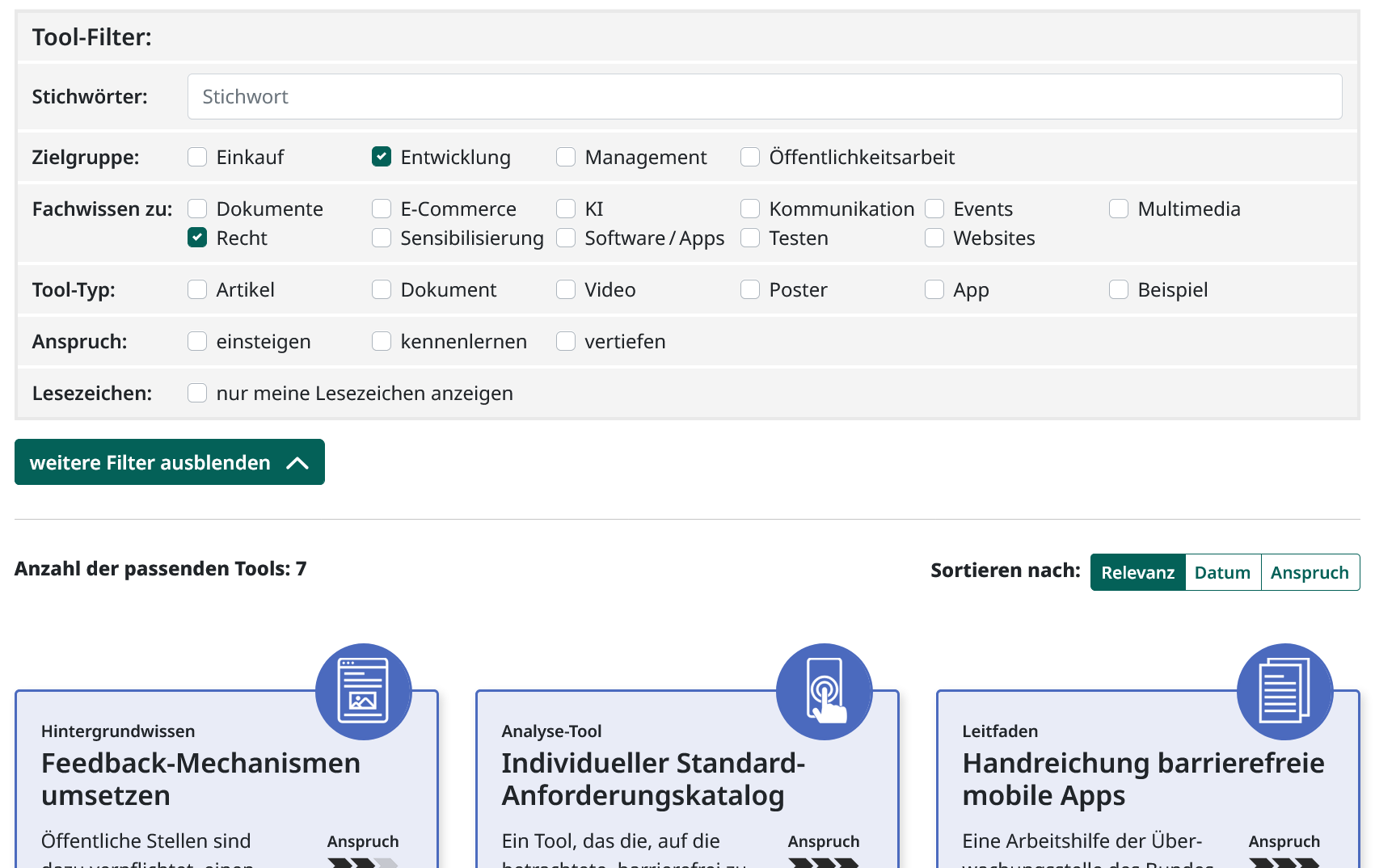 Screenshot der gewählten Tool-Filter, Zielgruppe Entwicklung, Fachwissen zu Recht. Darunter ein Ausschnitt der 7 passenden Tools im Kachelformat.